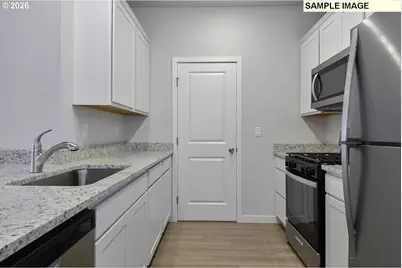 1392 Owl Ave, Woodburn, OR 97071 - Photo 7
