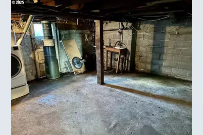 1524 Sheridan Ave, North Bend, OR 97459 - Photo 35