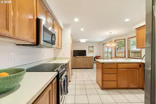 12295 SW Anton Dr, Portland, OR 97223 - Photo 11