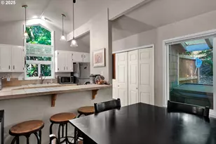7025 Glacier Dr, Springfield, OR 97478 - Photo 11