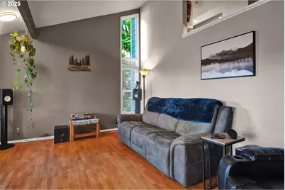 7025 Glacier Dr, Springfield, OR 97478 - Photo 7