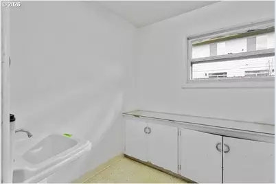 11272 NE Knott St, Portland, OR 97220 - Photo 19