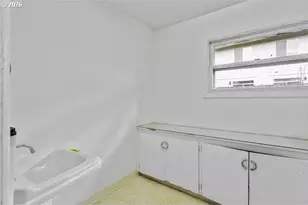 11272 NE Knott St, Portland, OR 97220 - Photo 19