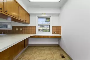 11272 NE Knott St, Portland, OR 97220 - Photo 13