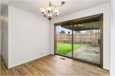 11272 NE Knott St, Portland, OR 97220 - Photo 9