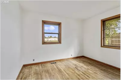 11272 NE Knott St, Portland, OR 97220 - Photo 17