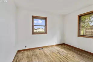 11272 NE Knott St, Portland, OR 97220 - Photo 17