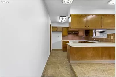 11272 NE Knott St, Portland, OR 97220 - Photo 11