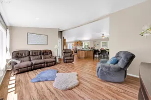 35235 Row River Rd, Cottage Grove, OR 97424 - Photo 19