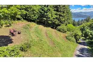 35235 Row River Rd, Cottage Grove, OR 97424 - Photo 3