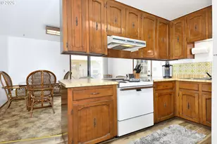 722 NE 197th Ave, Portland, OR 97230 - Photo 11