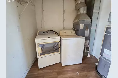 340 E 6th Ave, Riddle, OR 97469 - Photo 11