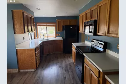 2208 SW Indian Mary Ct, Troutdale, OR 97060 - Photo 3