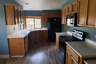 2208 SW Indian Mary Ct, Troutdale, OR 97060 - Photo 3