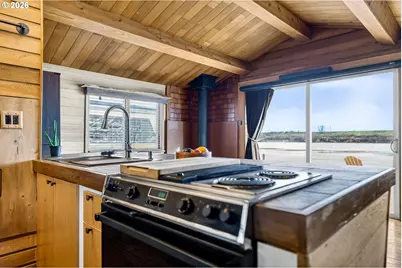 24600 NW St Helens Rd #M50, Portland, OR 97231 - Photo 15