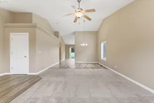 4933 Periwinkle Dr, Salem, OR 97317 - Photo 7