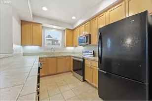 10835 SW Huntington Ave, Portland, OR 97223 - Photo 15