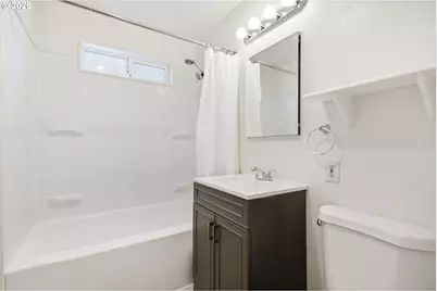 2925 Charnelton St, Eugene, OR 97405 - Photo 17