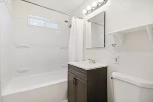 2925 Charnelton St, Eugene, OR 97405 - Photo 17