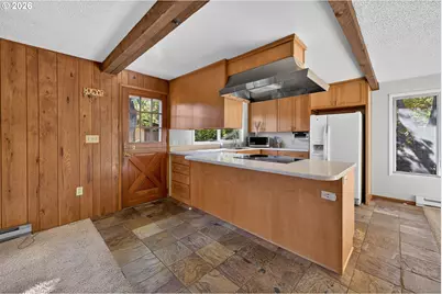 585 Carroll Rd, Mosier, OR 97040 - Photo 9