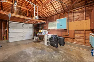 880 Hughes St, Eugene, OR 97402 - Photo 31