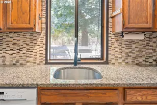 880 Hughes St, Eugene, OR 97402 - Photo 17