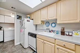 6605 W Burnside St, Portland, OR 97210 - Photo 11