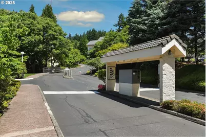 6605 W Burnside St #131, Portland, OR 97210 - Photo 25