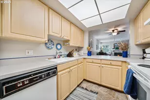 6605 W Burnside St, Portland, OR 97210 - Photo 9