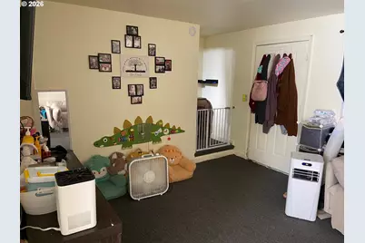 1215 W Main St #D, Medford, OR 97501 - Photo 5