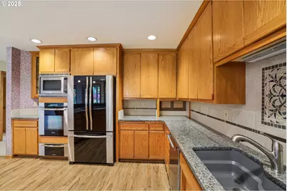 1875 NW Doral St, McMinnville, OR 97128 - Photo 13