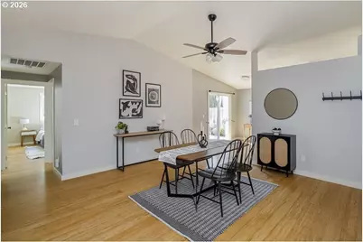 5110 NE Emerson Ct, Portland, OR 97218 - Photo 9