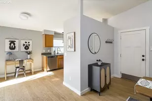 5110 NE Emerson Ct, Portland, OR 97218 - Photo 11