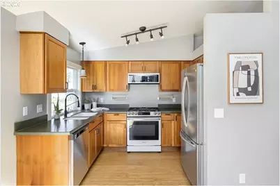 5110 NE Emerson Ct, Portland, OR 97218 - Photo 13