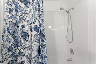 5858 S Riveridge Ln, Portland, OR 97239 - Photo 19