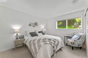 5858 S Riveridge Ln, Portland, OR 97239 - Photo 15