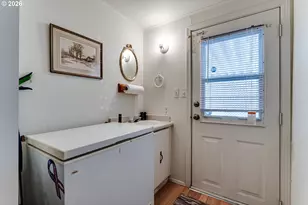 1400 Candlelight Dr, Eugene, OR 97402 - Photo 19