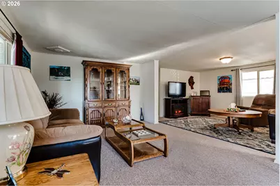 1400 Candlelight Dr, Eugene, OR 97402 - Photo 5