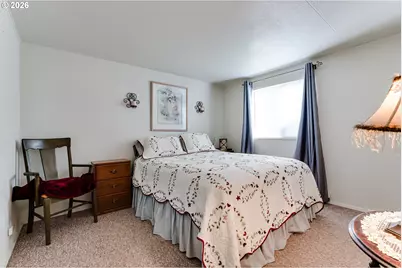 1400 Candlelight Dr, Eugene, OR 97402 - Photo 21