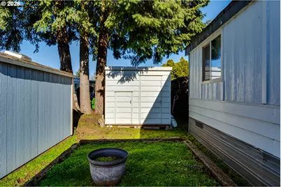 1400 Candlelight Dr, Eugene, OR 97402 - Photo 35