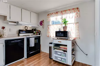 1400 Candlelight Dr, Eugene, OR 97402 - Photo 15