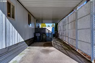 1400 Candlelight Dr, Eugene, OR 97402 - Photo 35