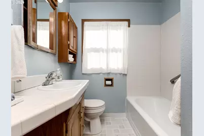 1115 NE Galloway St, McMinnville, OR 97128 - Photo 11