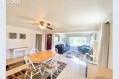 255 W Fairfield St, Gladstone, OR 97027 - Photo 7