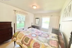 255 W Fairfield St, Gladstone, OR 97027 - Photo 9