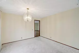 2261 NE 153rd Ave, Portland, OR 97230 - Photo 9