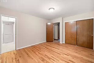 910 York Rd, Lake Oswego, OR 97034 - Photo 11