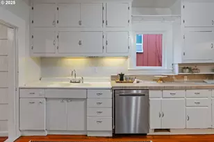 5415 NE 14th Pl, Portland, OR 97211 - Photo 9