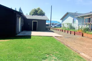 412 SW Fir St, Willamina, OR 97396 - Photo 3