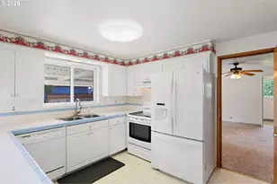 3654 SE Bentley St, Hillsboro, OR 97123 - Photo 9